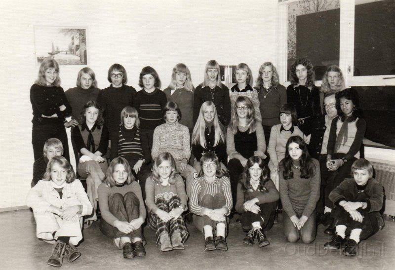Schoolfoto het Kompas klas 1 1973 - 1974.jpg